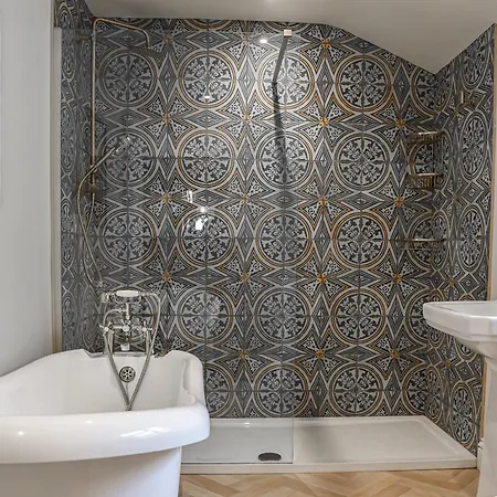 בית נופש The Herbalist House וויטבי